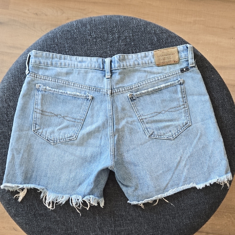 Lucky Brand Light Wash Frayed Hem Denim Boyfriend Shorts - Picture 2 of 10